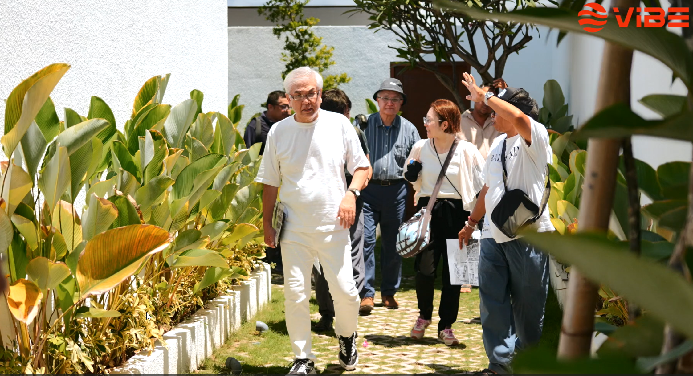 Vibe Development dà il benvenuto a una delegazione giapponese a Bali.